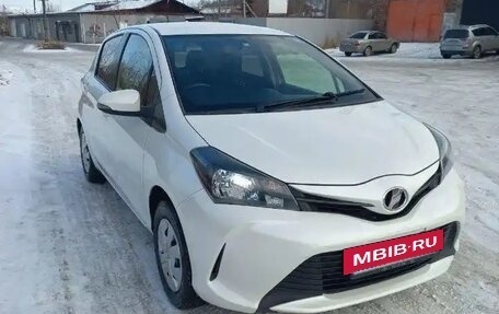 Toyota Vitz, 2015 год, 870 000 рублей, 2 фотография