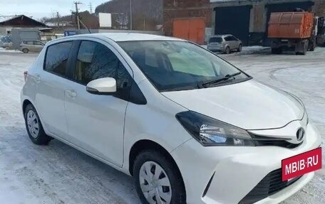 Toyota Vitz, 2015 год, 870 000 рублей, 4 фотография