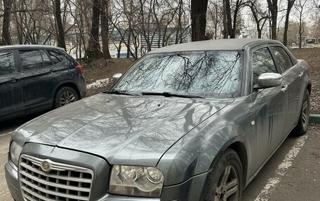 Chrysler 300C II, 2005 год, 700 000 рублей, 2 фотография