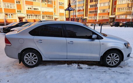 Volkswagen Polo VI (EU Market), 2011 год, 710 000 рублей, 2 фотография