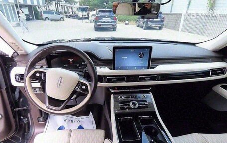 Lincoln Aviator II, 2022 год, 6 940 000 рублей, 8 фотография