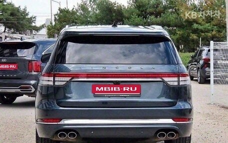 Lincoln Aviator II, 2022 год, 6 940 000 рублей, 4 фотография