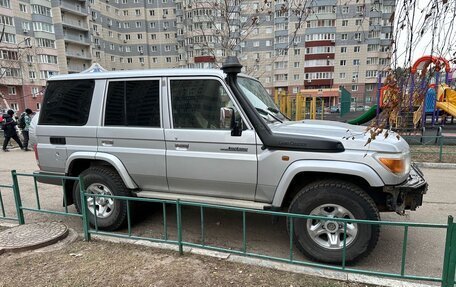 Toyota Land Cruiser 70, 2011 год, 4 900 000 рублей, 4 фотография