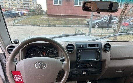 Toyota Land Cruiser 70, 2011 год, 4 900 000 рублей, 6 фотография