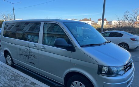 Volkswagen Caravelle T5, 2015 год, 2 450 000 рублей, 4 фотография