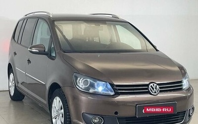 Volkswagen Touran III, 2013 год, 875 000 рублей, 1 фотография