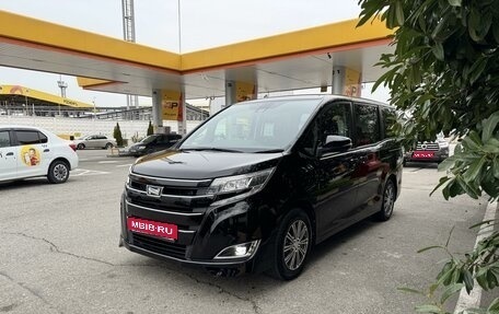 Toyota Noah III, 2019 год, 2 700 000 рублей, 1 фотография