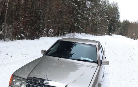 Mercedes-Benz W124, 1990 год, 400 000 рублей, 2 фотография