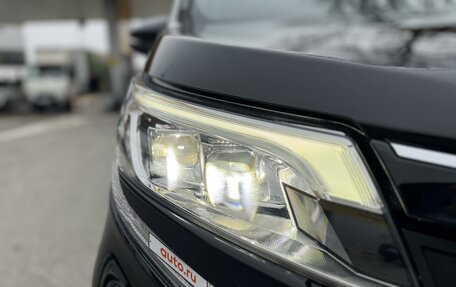 Toyota Noah III, 2019 год, 2 700 000 рублей, 6 фотография