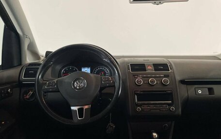 Volkswagen Touran III, 2013 год, 875 000 рублей, 10 фотография