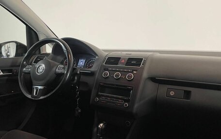 Volkswagen Touran III, 2013 год, 875 000 рублей, 12 фотография