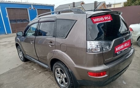 Mitsubishi Outlander III рестайлинг 3, 2012 год, 1 325 000 рублей, 8 фотография