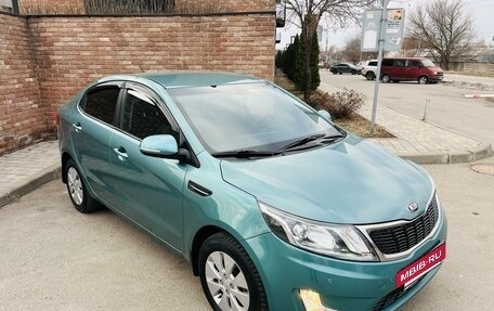 KIA Rio III рестайлинг, 2013 год, 985 000 рублей, 2 фотография