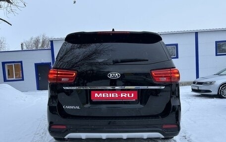 KIA Carnival III, 2019 год, 3 300 000 рублей, 5 фотография