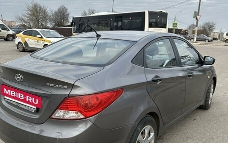 Hyundai Solaris II рестайлинг, 2011 год, 900 000 рублей, 7 фотография