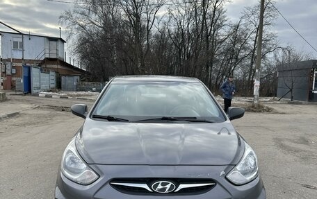 Hyundai Solaris II рестайлинг, 2011 год, 900 000 рублей, 2 фотография