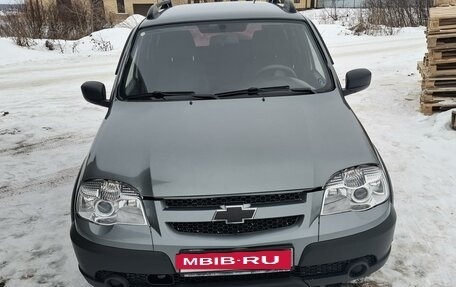 Chevrolet Niva I рестайлинг, 2015 год, 695 000 рублей, 2 фотография