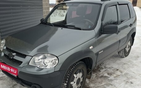 Chevrolet Niva I рестайлинг, 2015 год, 695 000 рублей, 6 фотография