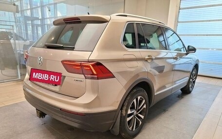 Volkswagen Tiguan II, 2019 год, 2 250 000 рублей, 6 фотография