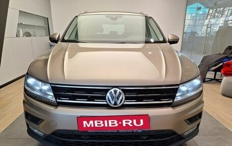 Volkswagen Tiguan II, 2019 год, 2 250 000 рублей, 2 фотография