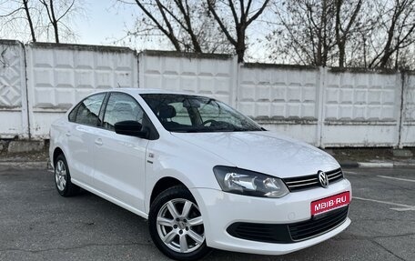 Volkswagen Polo VI (EU Market), 2013 год, 1 120 000 рублей, 1 фотография