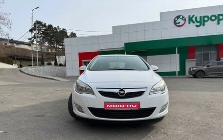 Opel Astra J, 2011 год, 750 000 рублей, 1 фотография