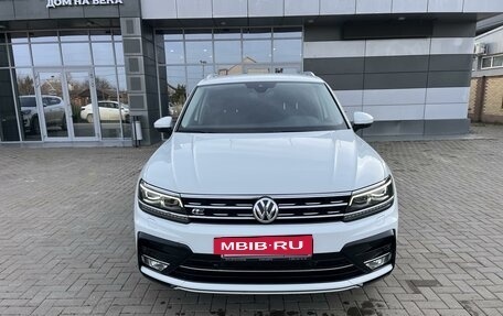 Volkswagen Tiguan II, 2017 год, 2 975 000 рублей, 2 фотография