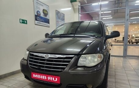 Chrysler Voyager IV, 2005 год, 700 000 рублей, 1 фотография