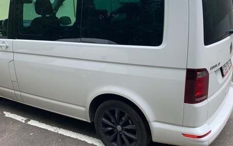 Volkswagen Multivan T6 рестайлинг, 2018 год, 5 500 000 рублей, 13 фотография