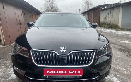 Skoda Superb III рестайлинг, 2019 год, 1 745 000 рублей, 3 фотография