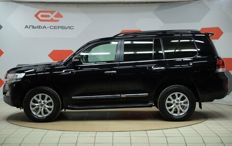 Toyota Land Cruiser 200, 2019 год, 6 990 000 рублей, 8 фотография