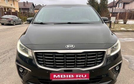 KIA Carnival III, 2018 год, 2 450 000 рублей, 2 фотография