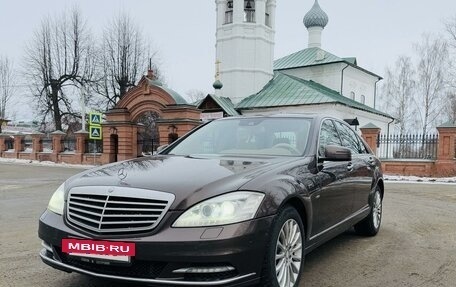 Mercedes-Benz S-Класс, 2011 год, 2 000 000 рублей, 2 фотография