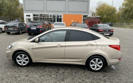 Hyundai Solaris II рестайлинг, 2012 год, 850 000 рублей, 4 фотография