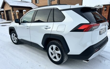 Toyota RAV4, 2023 год, 4 180 000 рублей, 4 фотография