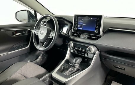 Toyota RAV4, 2019 год, 2 899 000 рублей, 13 фотография