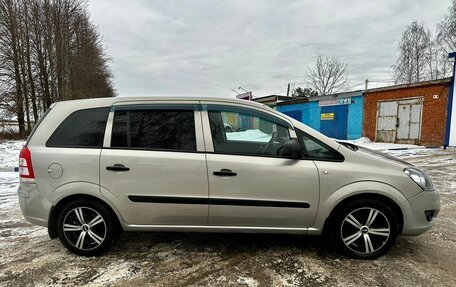 Opel Zafira B, 2011 год, 650 000 рублей, 2 фотография