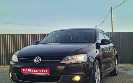 Volkswagen Jetta VI, 2013 год, 839 000 рублей, 3 фотография