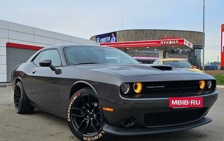 Dodge Challenger III рестайлинг 2, 2020 год, 4 770 000 рублей, 2 фотография