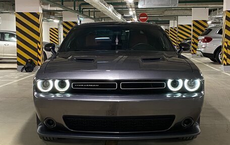 Dodge Challenger III рестайлинг 2, 2020 год, 4 770 000 рублей, 8 фотография