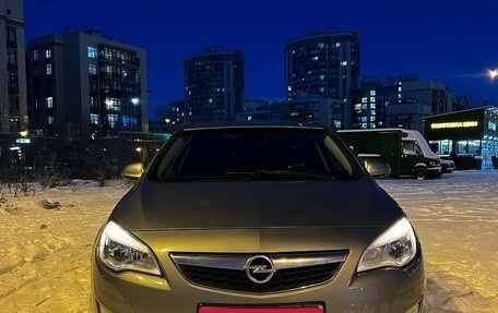 Opel Astra J, 2010 год, 580 000 рублей, 1 фотография