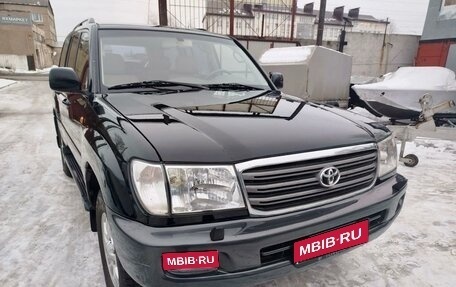 Toyota Land Cruiser 100 рестайлинг 2, 2004 год, 2 350 000 рублей, 1 фотография