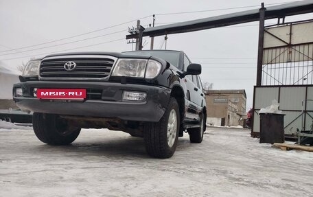 Toyota Land Cruiser 100 рестайлинг 2, 2004 год, 2 350 000 рублей, 5 фотография