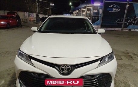 Toyota Camry, 2018 год, 1 750 000 рублей, 2 фотография