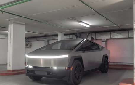 Tesla Cybertruck, 2024 год, 29 000 000 рублей, 24 фотография