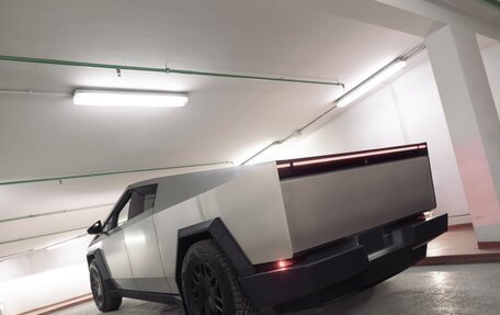 Tesla Cybertruck, 2024 год, 29 000 000 рублей, 30 фотография