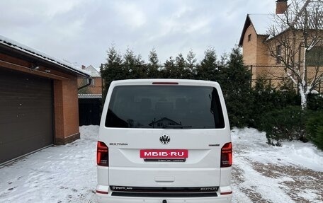 Volkswagen Multivan T6 рестайлинг, 2019 год, 7 250 000 рублей, 5 фотография