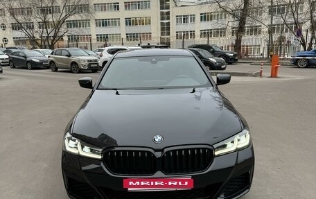 BMW 5 серия, 2021 год, 4 850 000 рублей, 2 фотография