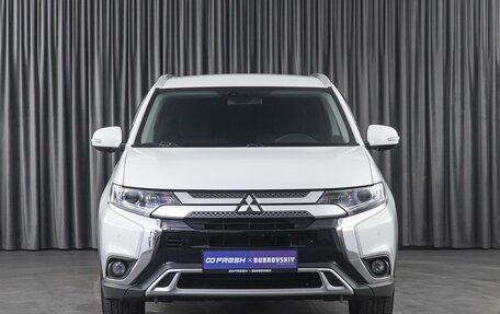 Mitsubishi Outlander III рестайлинг 3, 2019 год, 2 600 000 рублей, 3 фотография