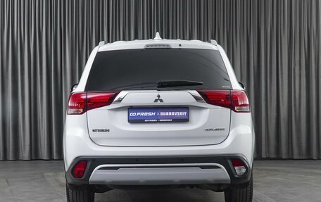 Mitsubishi Outlander III рестайлинг 3, 2019 год, 2 600 000 рублей, 4 фотография